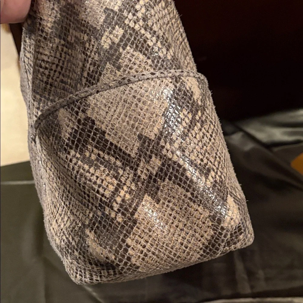 Michael Kors Elegant Snakeskin Shoulder Bag